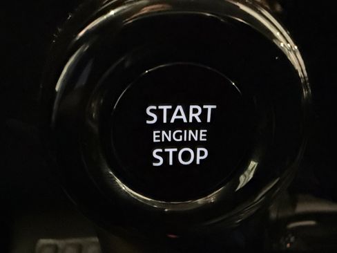 Used 2026 Nissan Pathfinder SV image 34