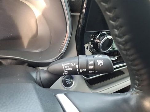 Used 2024 Toyota Highlander Platinum image 25