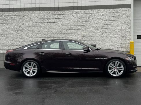 Used 2016 Jaguar XJ R-Sport image 16