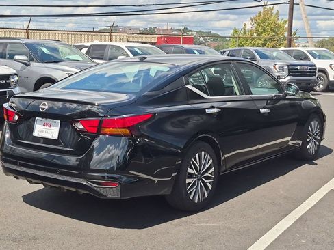Used 2025 Nissan Altima 2.5 SV FWD image 6