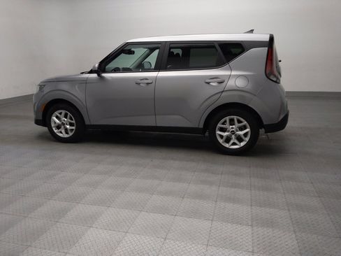 Used 2025 Kia Soul LX w/ LX Technology Package image 3