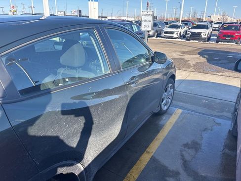 Used 2016 Honda HR-V LX image 7