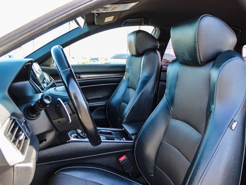 Used 2018 Honda Accord Sport image 17