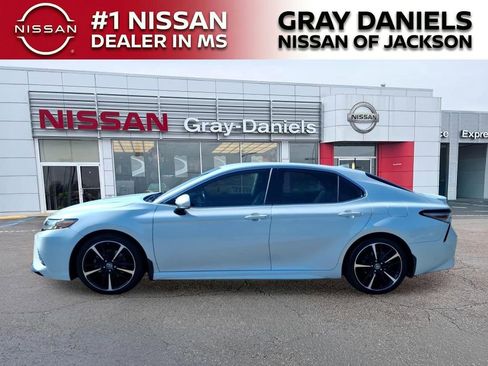 Used 2019 Toyota Camry XSE FWD image 4