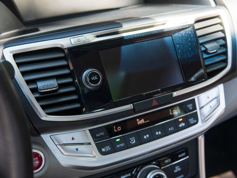Used 2013 Honda Accord Touring image 36