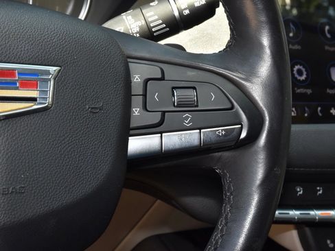 Used 2020 Cadillac XT4 Premium Luxury w/ Cold Weather Package FWD image 17