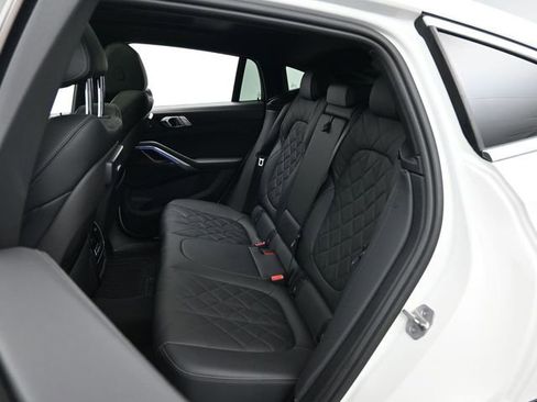 Used 2023 BMW X6 xDrive40i w/ Premium Package image 28