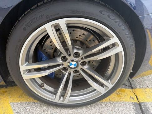 Used 2017 BMW M4 Convertible image 5