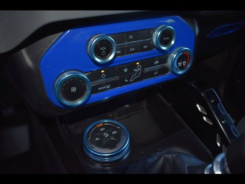 Used 2021 Ford Bronco Black Diamond image 12