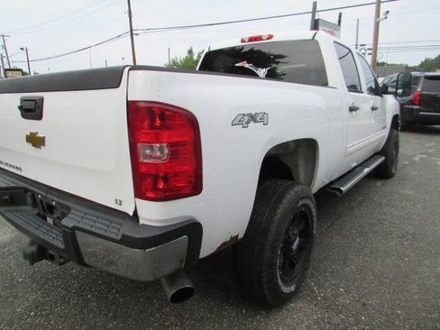 Used 2014 Chevrolet Silverado 2500 LT w/ Interior Plus Package AWD/4WD image 7