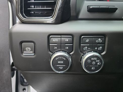 Used 2022 GMC Sierra 1500 AT4 w/ AT4 Premium Package image 36