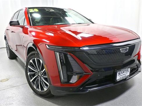 Used 2024 Cadillac Lyriq Sport image 2