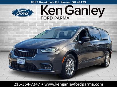 Used 2023 Chrysler Pacifica Touring-L
