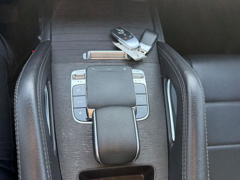 Used 2020 Mercedes-Benz GLE 350 4MATIC image 17