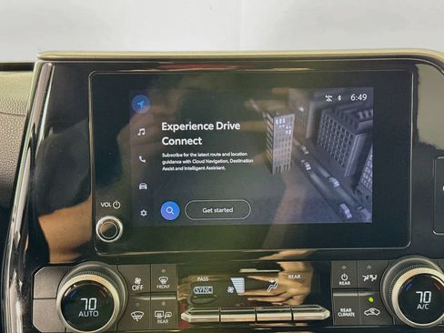 Used 2024 Toyota Highlander LE FWD image 15
