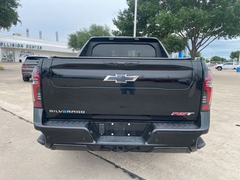 Used 2025 Chevrolet Silverado EV RST AWD/4WD image 6
