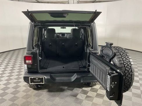 Used 2019 Jeep Wrangler Unlimited Sport S image 32
