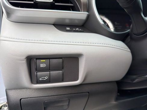 Certified 2022 Toyota Highlander XLE image 20