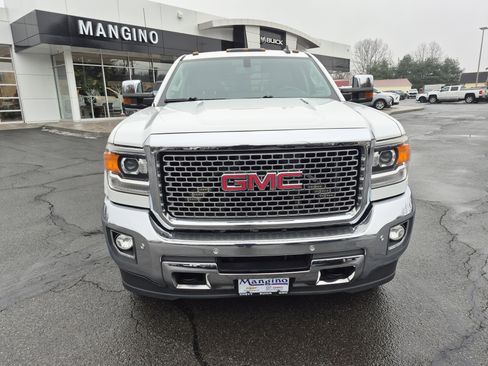Used 2016 GMC Sierra 2500 SLT w/ Duramax Plus Package image 10