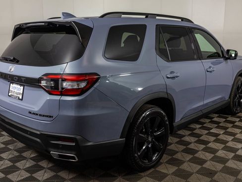 Used 2025 Honda Pilot Black Edition image 19