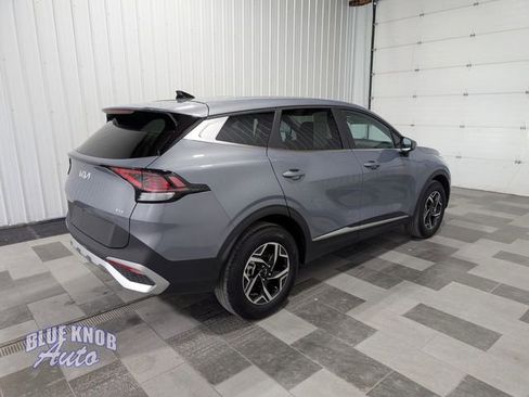 Used 2025 Kia Sportage LX image 4