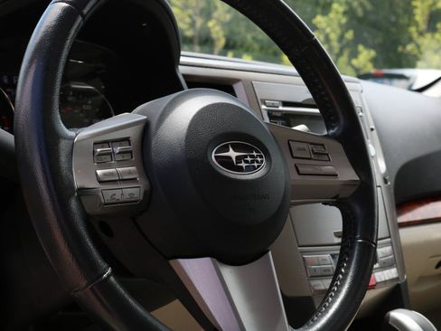 Used 2011 Subaru Legacy 2.5i Limited AWD/4WD image 23