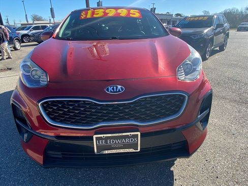 Used 2020 Kia Sportage LX image 3