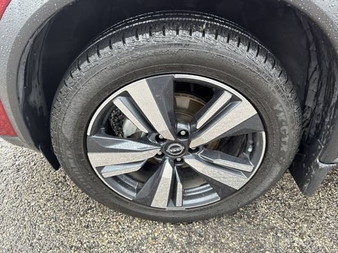 Used 2023 Nissan Rogue SL image 9