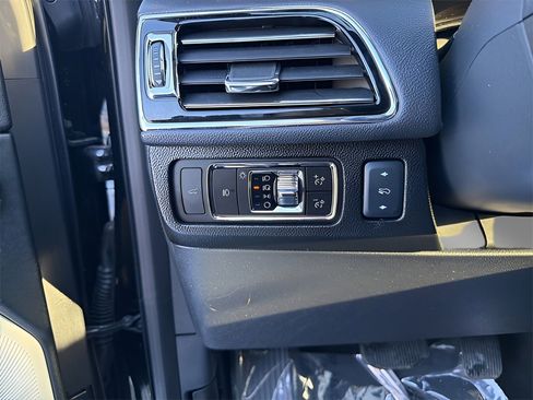 Used 2024 Lincoln Navigator Reserve w/ Equipment Group 201A image 25