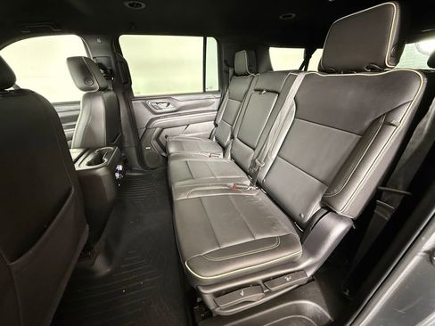 Used 2021 GMC Yukon XL SLT AWD/4WD image 12