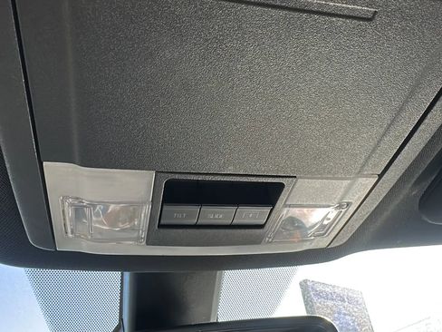 Used 2017 Ford Explorer Platinum image 24