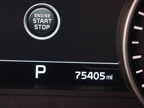 Used 2018 Kia Stinger GT1 image 16