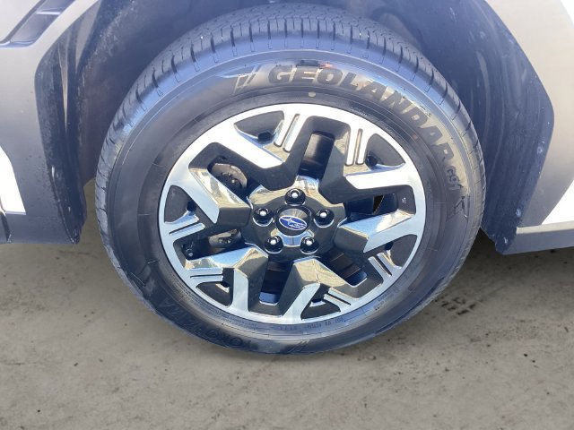 Used 2025 Subaru Forester AWD/4WD image 14