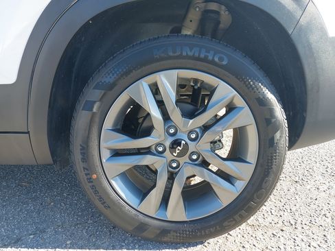 Used 2023 Kia Seltos S w/ Navigation Package image 33