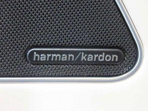 Used 2022 Maserati Levante GT AWD/4WD image 11