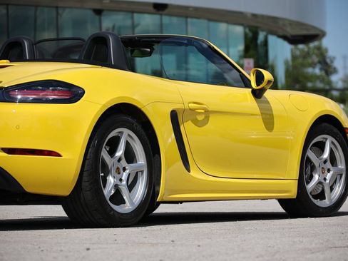 Certified 2024 Porsche 718 Boxster RWD image 24