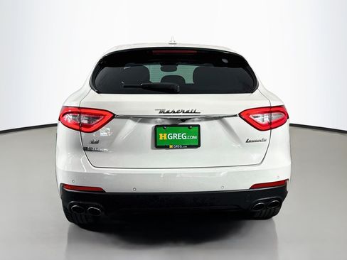 Used 2018 Maserati Levante AWD/4WD image 8