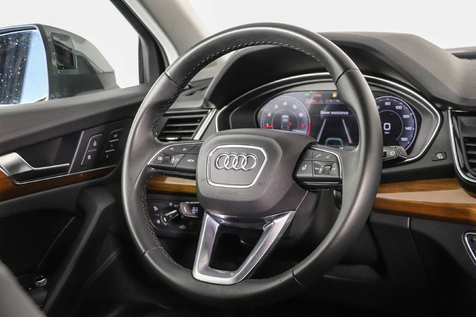 Used 2023 Audi Q5 2.0T Premium Plus w/ Premium Plus Package AWD/4WD image 16