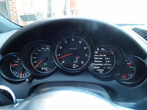 Used 2016 Porsche Cayenne image 25