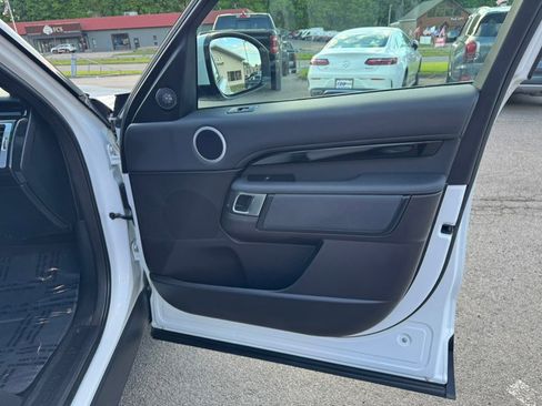 Used 2019 Land Rover Discovery SE AWD/4WD image 23