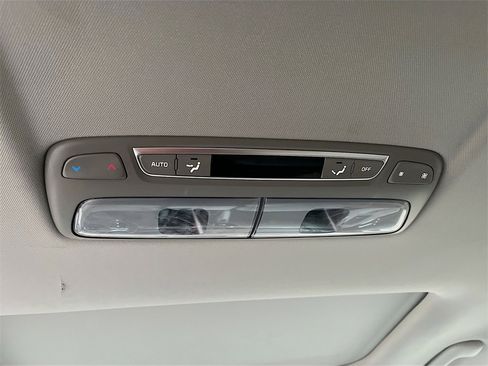 Used 2023 Kia Telluride EX w/ EX Captain's Chair Package image 27