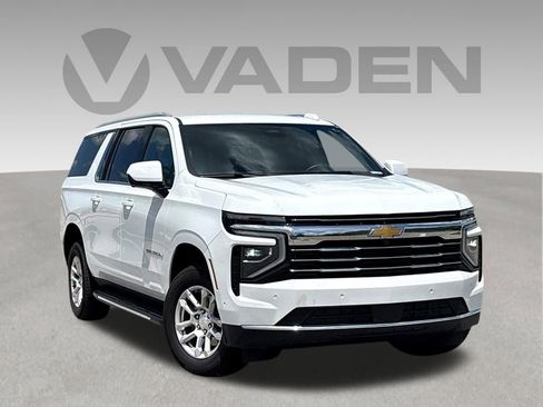 Used 2025 Chevrolet Suburban LT RWD image 1