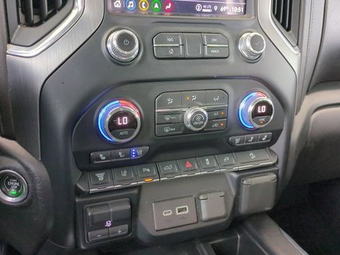 Used 2022 GMC Sierra 3500 Denali AWD/4WD image 27