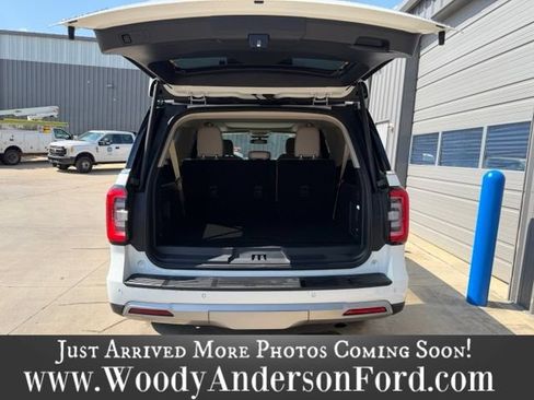 Used 2024 Ford Expedition Max Limited RWD image 6