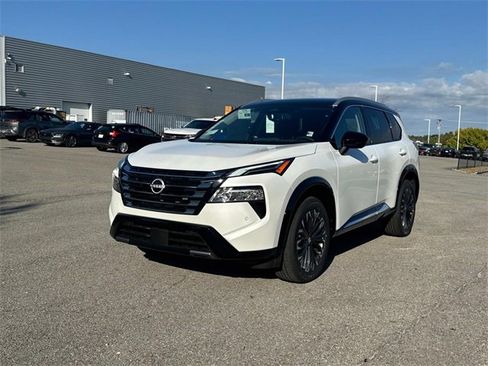 New 2026 Nissan Rogue Platinum w/ Platinum Premium Package image 8