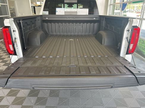 Used 2023 GMC Sierra 1500 Denali AWD/4WD image 6