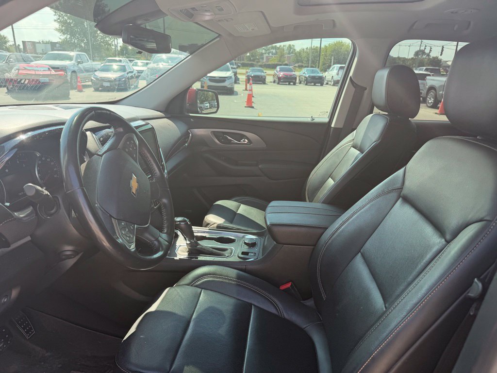 Used 2019 Chevrolet Traverse Premier w/ Driver Confidence II Package FWD image 5