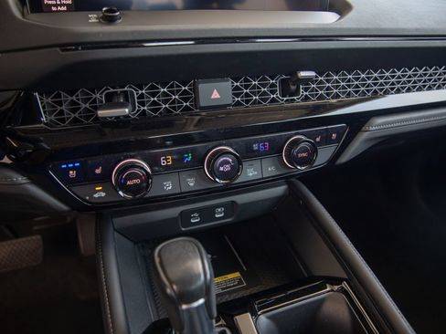 Used 2023 Honda Accord Touring image 12