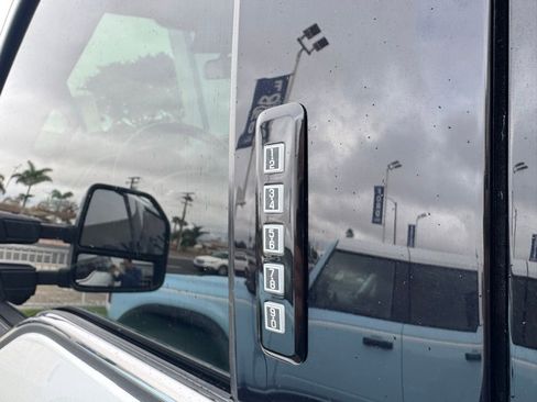 Used 2022 Ford F450 Limited w/ FX4 Off-Road Package image 20