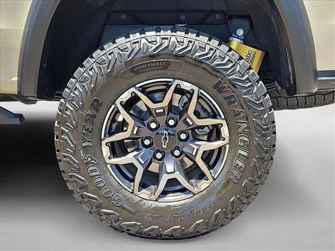 Used 2023 Chevrolet Colorado ZR2 w/ ZR2 Convenience Package III AWD/4WD image 29